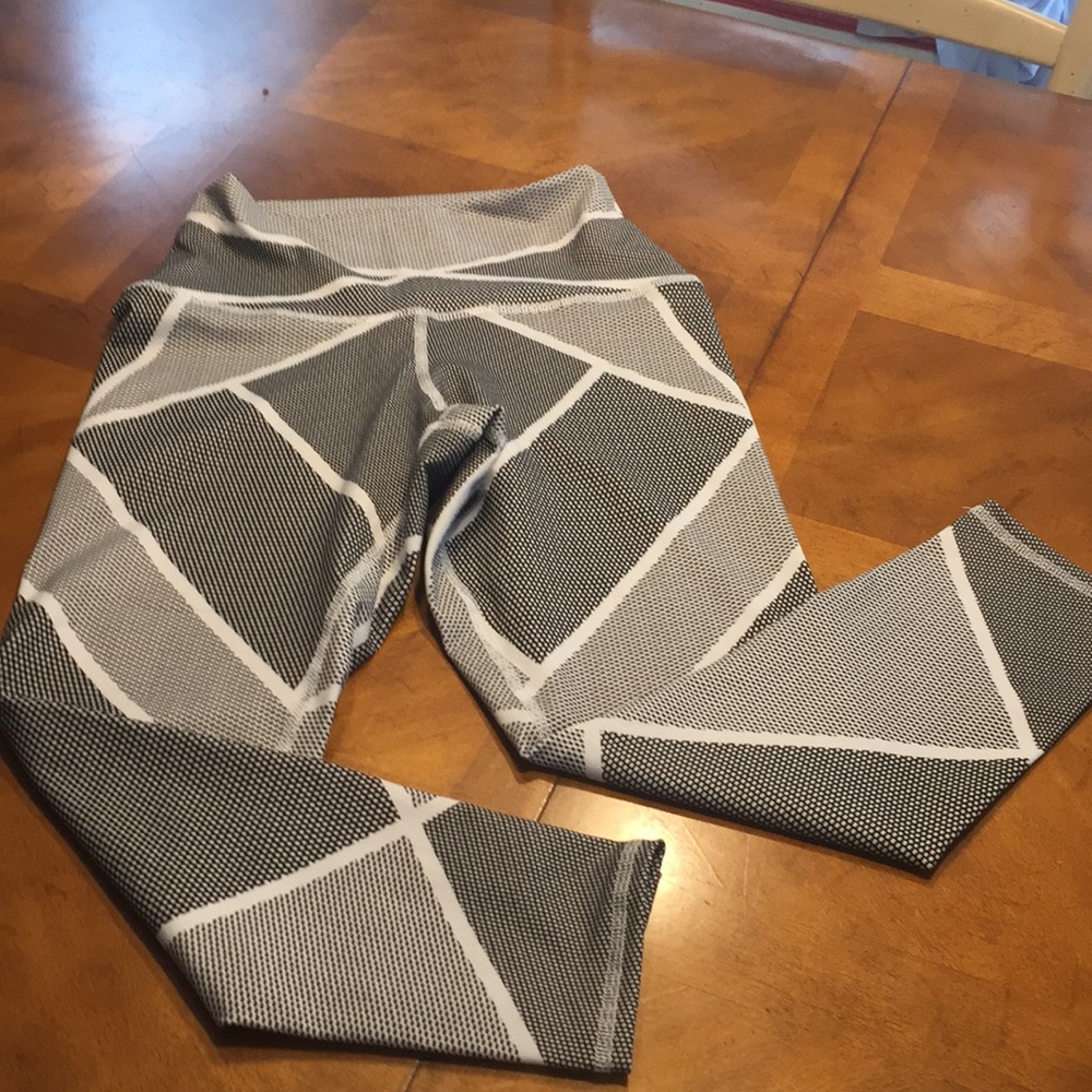 Evolution and creation cropped leggings